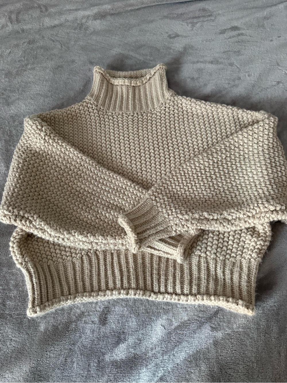 H&M Oatmeal Chunky Knit Cropped Turtleneck Sweater, Size S